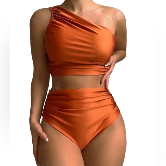 Two piece bikini - Picture 2 of 2